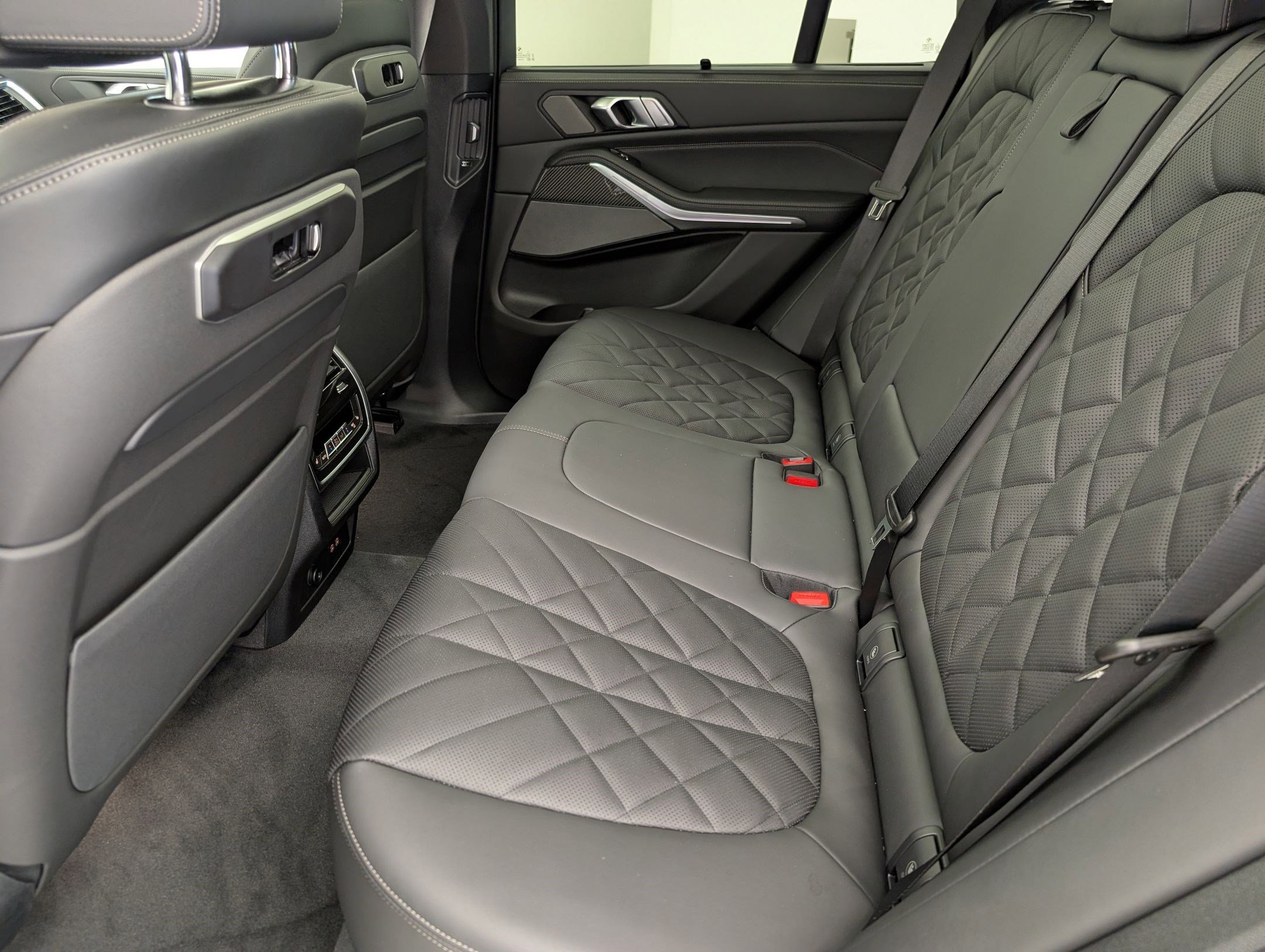 New 2026 BMW X5 M60i w/ Executive Package image 15