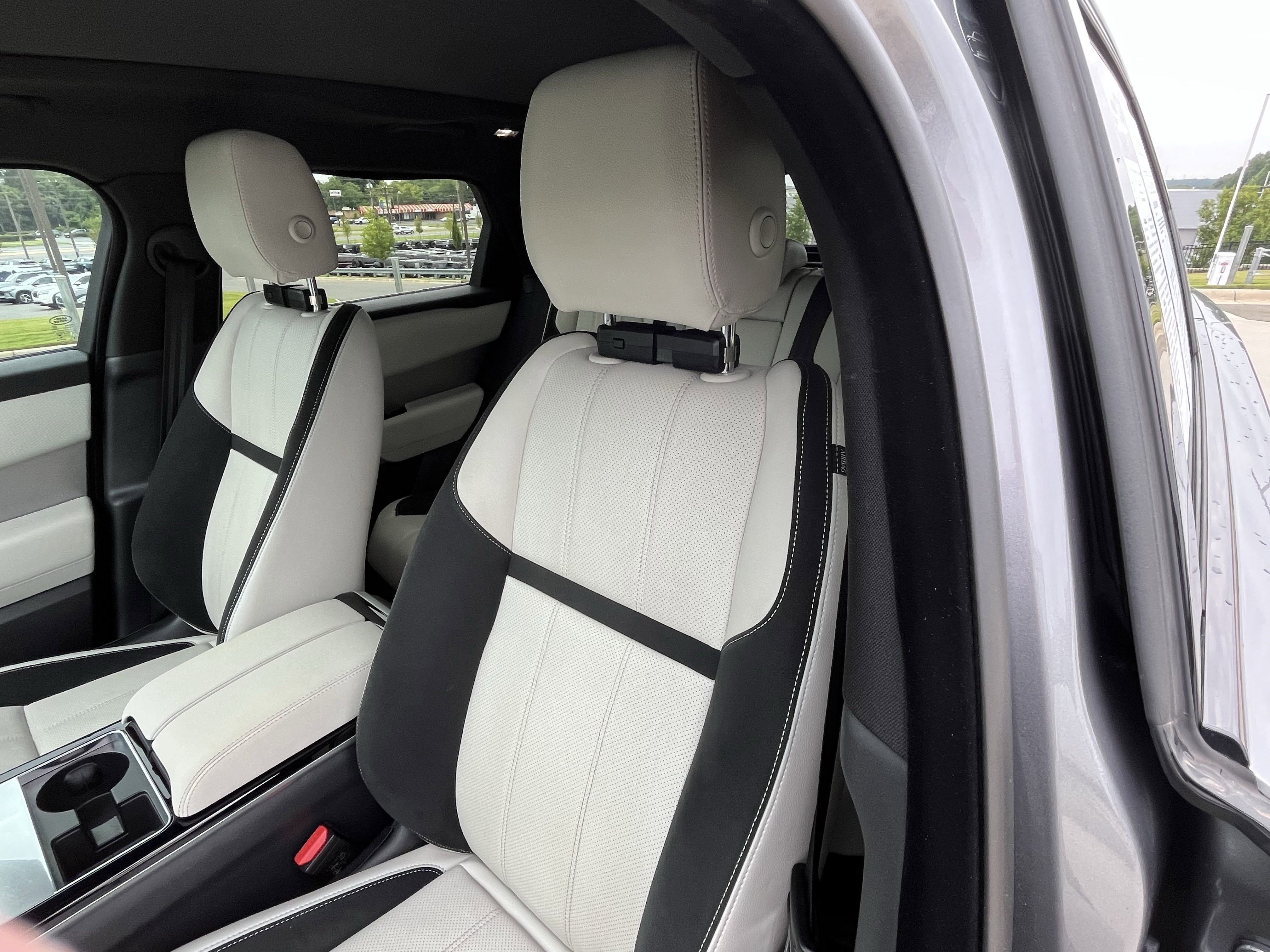 Certified 2023 Land Rover Range Rover Velar R-Dynamic S image 17