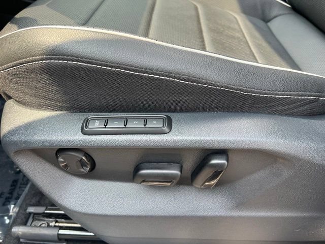 Used 2024 Volkswagen Tiguan SEL R-Line AWD/4WD image 8