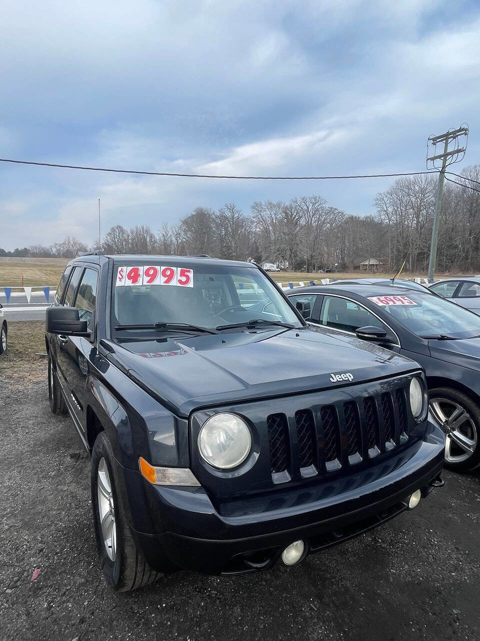 Used 2014 Jeep Patriot Latitude image 2