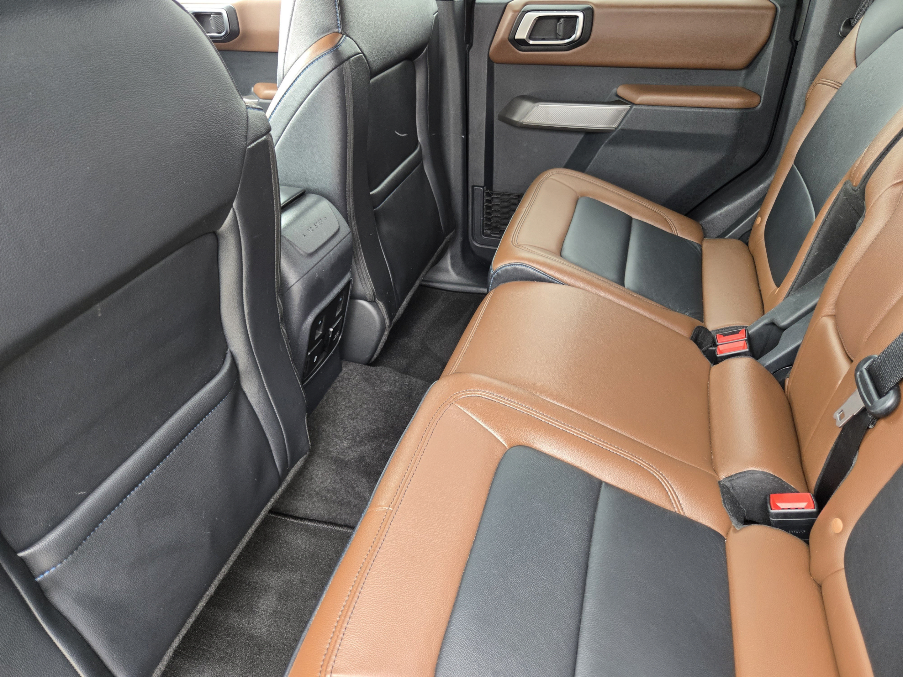 Used 2021 Ford Bronco Outer Banks AWD/4WD image 26