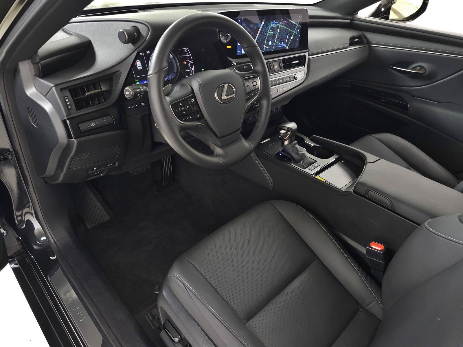 Used 2024 Lexus ES 300h w/ Premium Package FWD image 15