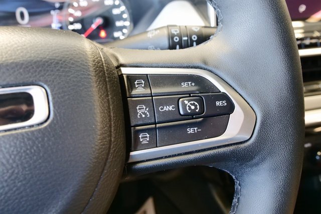 Used 2024 Jeep Compass Limited image 23