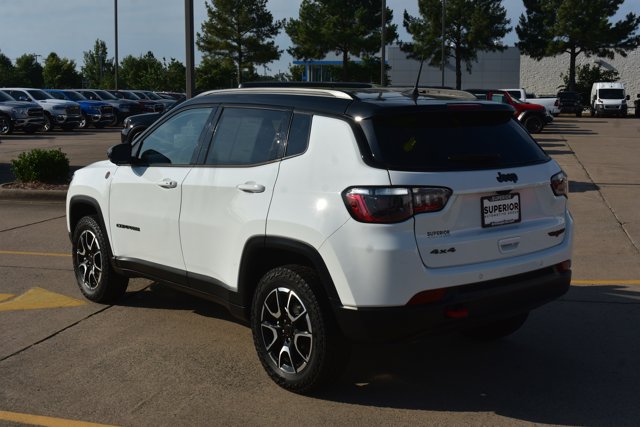 Used 2025 Jeep Compass Trailhawk AWD/4WD image 9