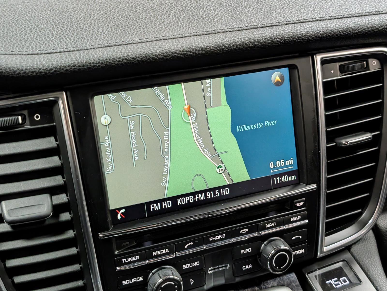 Used 2014 Porsche Panamera 4 image 39