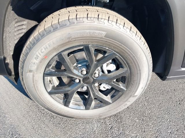 New 2025 Jeep Grand Cherokee Laredo image 17