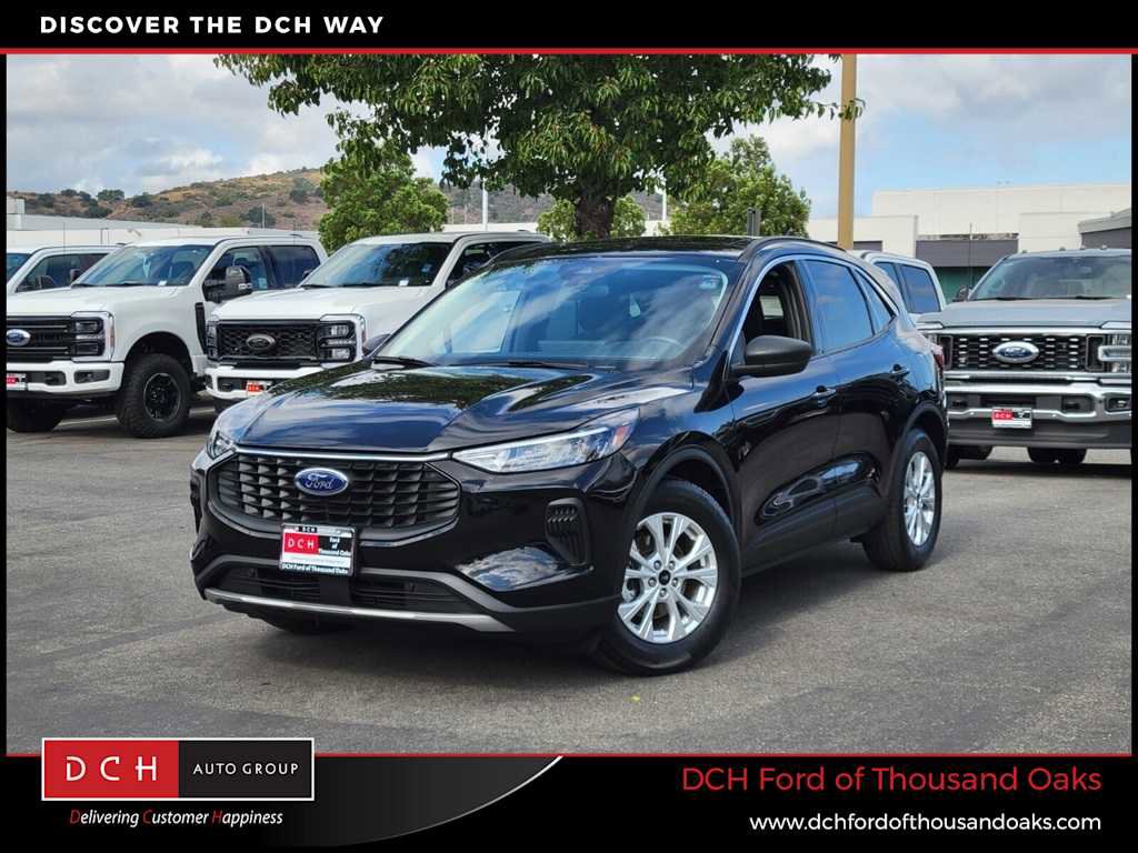 Used 2023 Ford Escape Active image 1