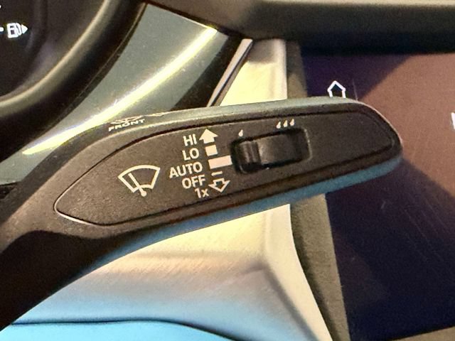 Used 2025 Lamborghini Urus SE AWD/4WD image 25