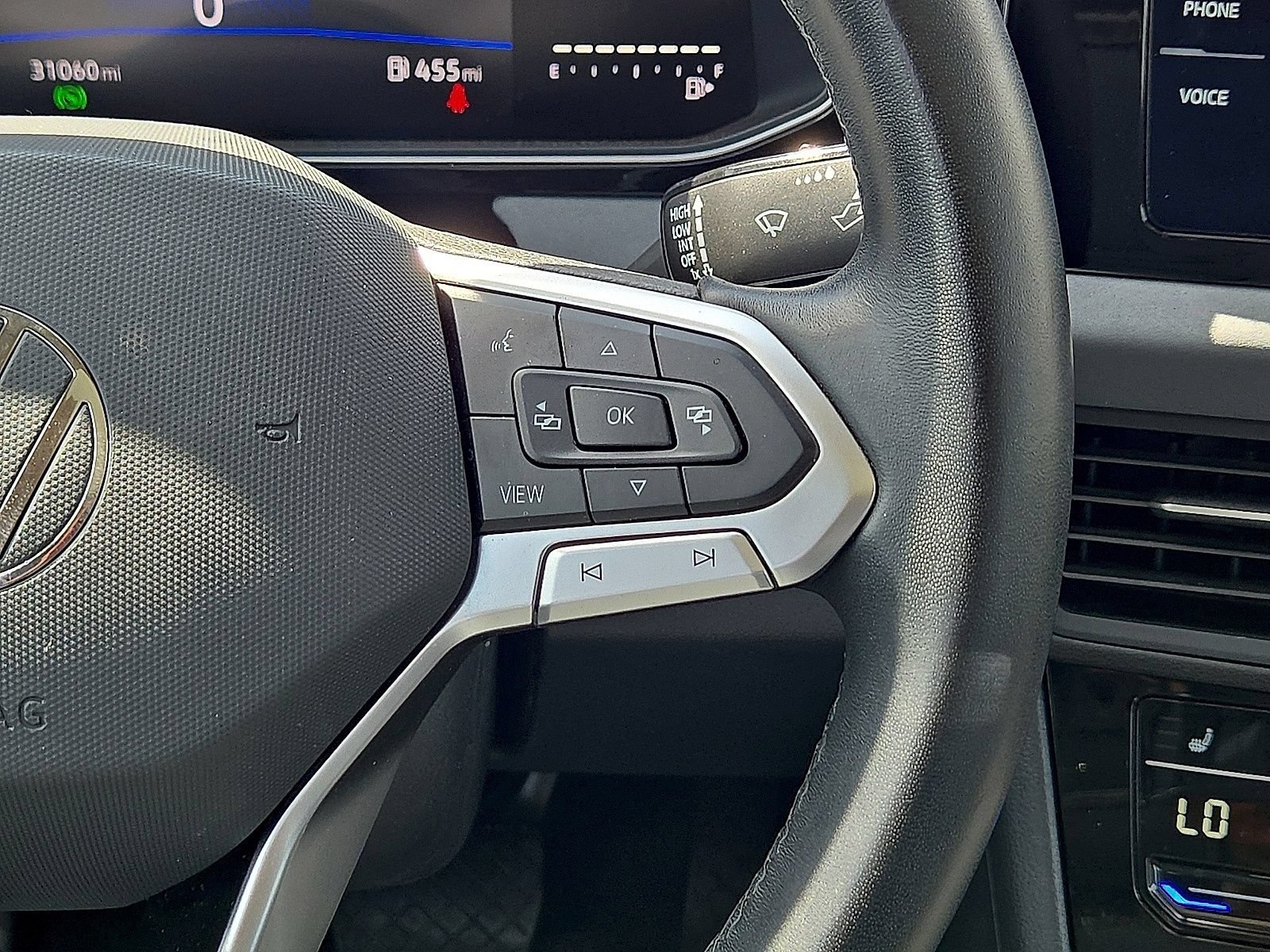 Used 2025 Volkswagen Jetta SE FWD image 18