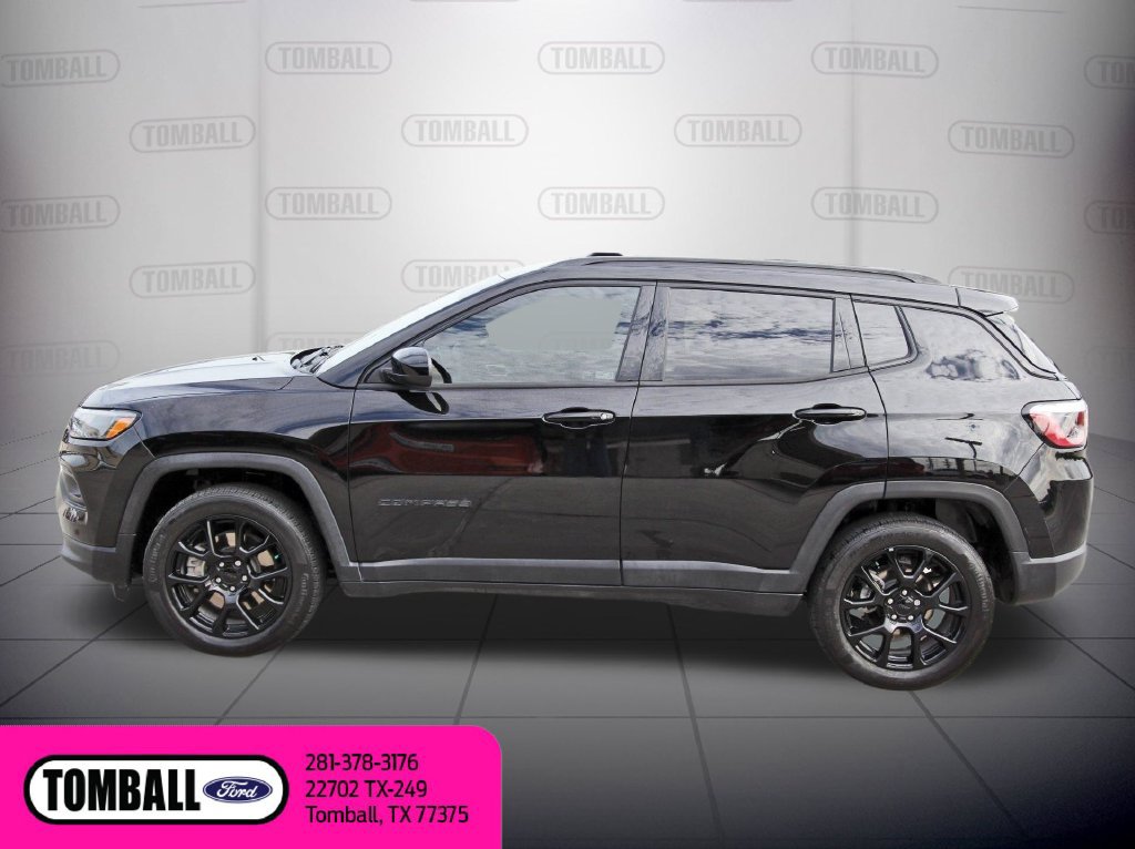 Used 2024 Jeep Compass Latitude w/ Altitude Special Edition AWD/4WD image 5