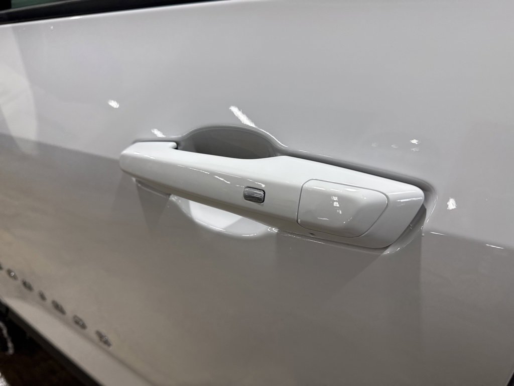 New 2026 Chevrolet Equinox LT w/ Convenience Package II image 16