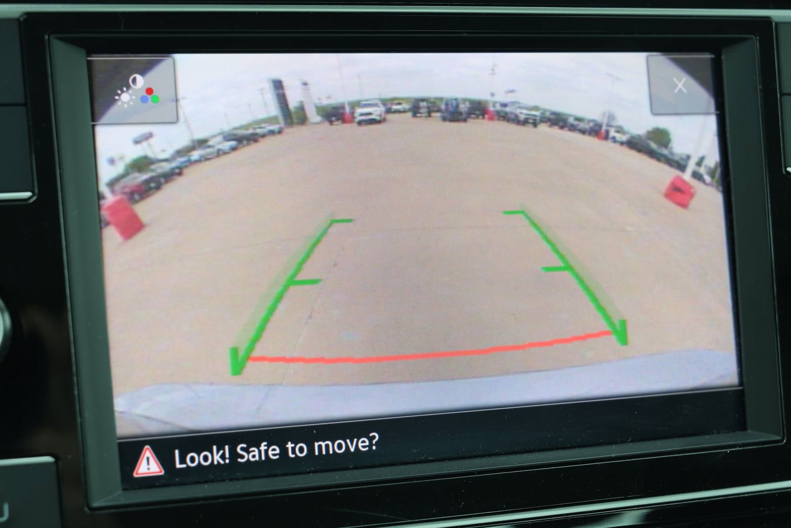 Used 2024 Volkswagen Jetta SE FWD image 4