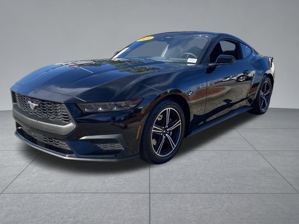 Used 2025 Ford Mustang Coupe image 2