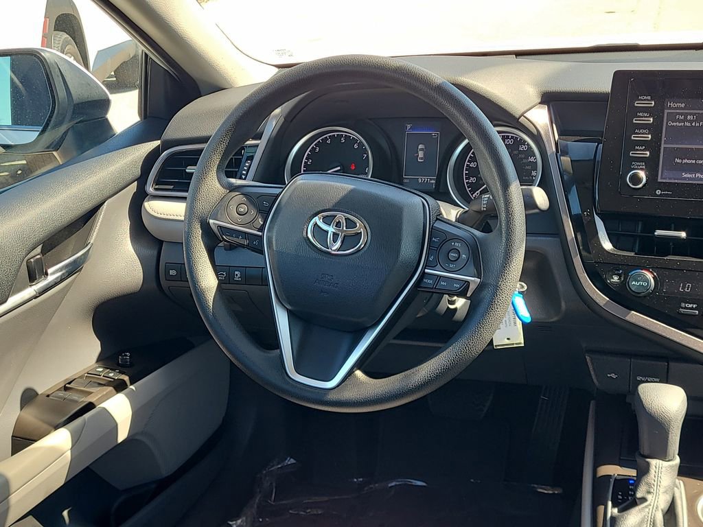 Used 2023 Toyota Camry LE image 19