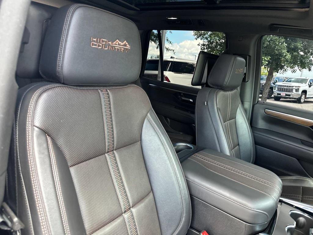 Used 2025 Chevrolet Tahoe High Country AWD/4WD image 36