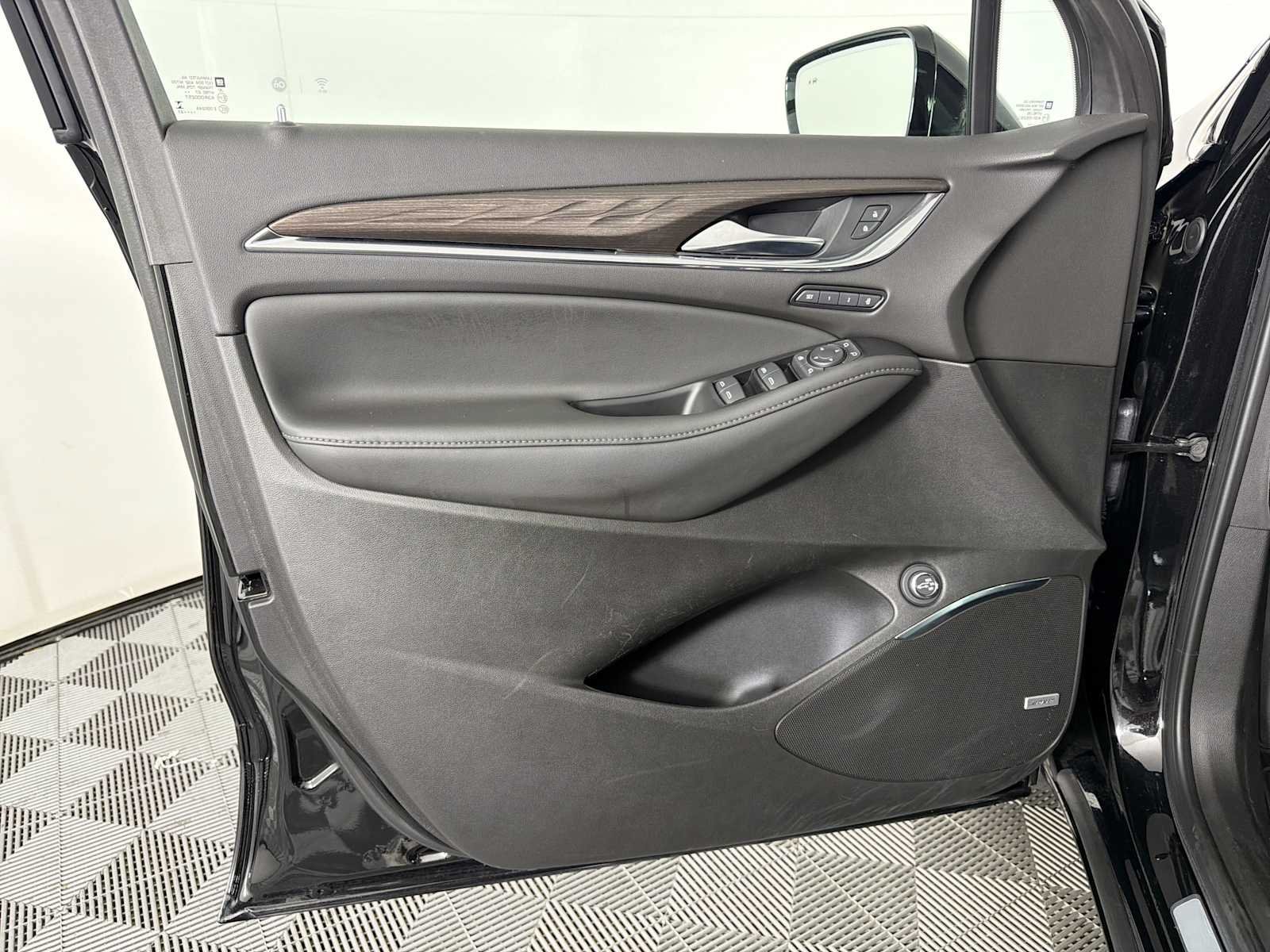Certified 2023 Buick Enclave Avenir FWD image 8