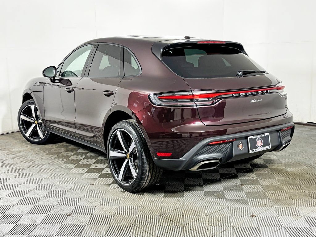 Certified 2026 Porsche Macan AWD/4WD image 3