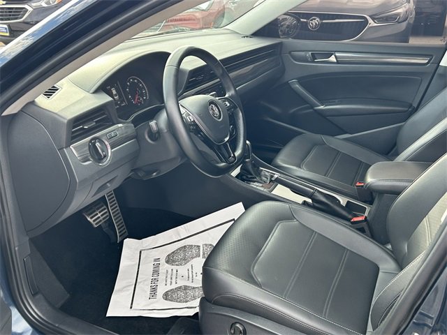 Used 2020 Volkswagen Passat 2.0T R-Line image 12