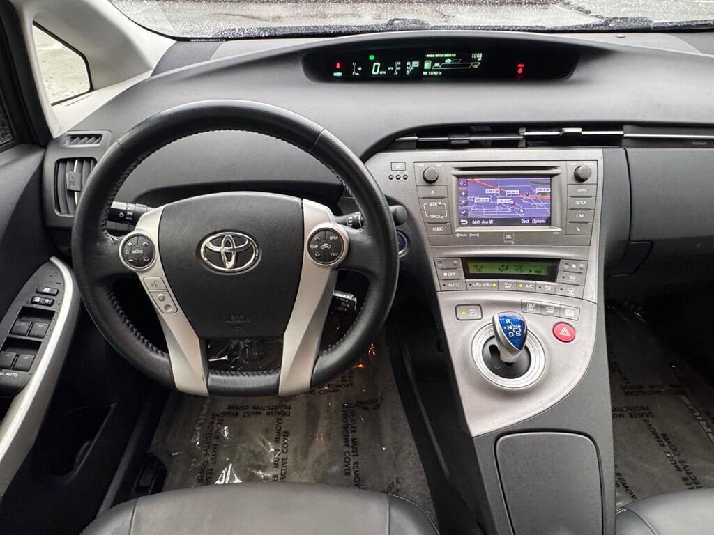 Used 2013 Toyota Prius Five image 22