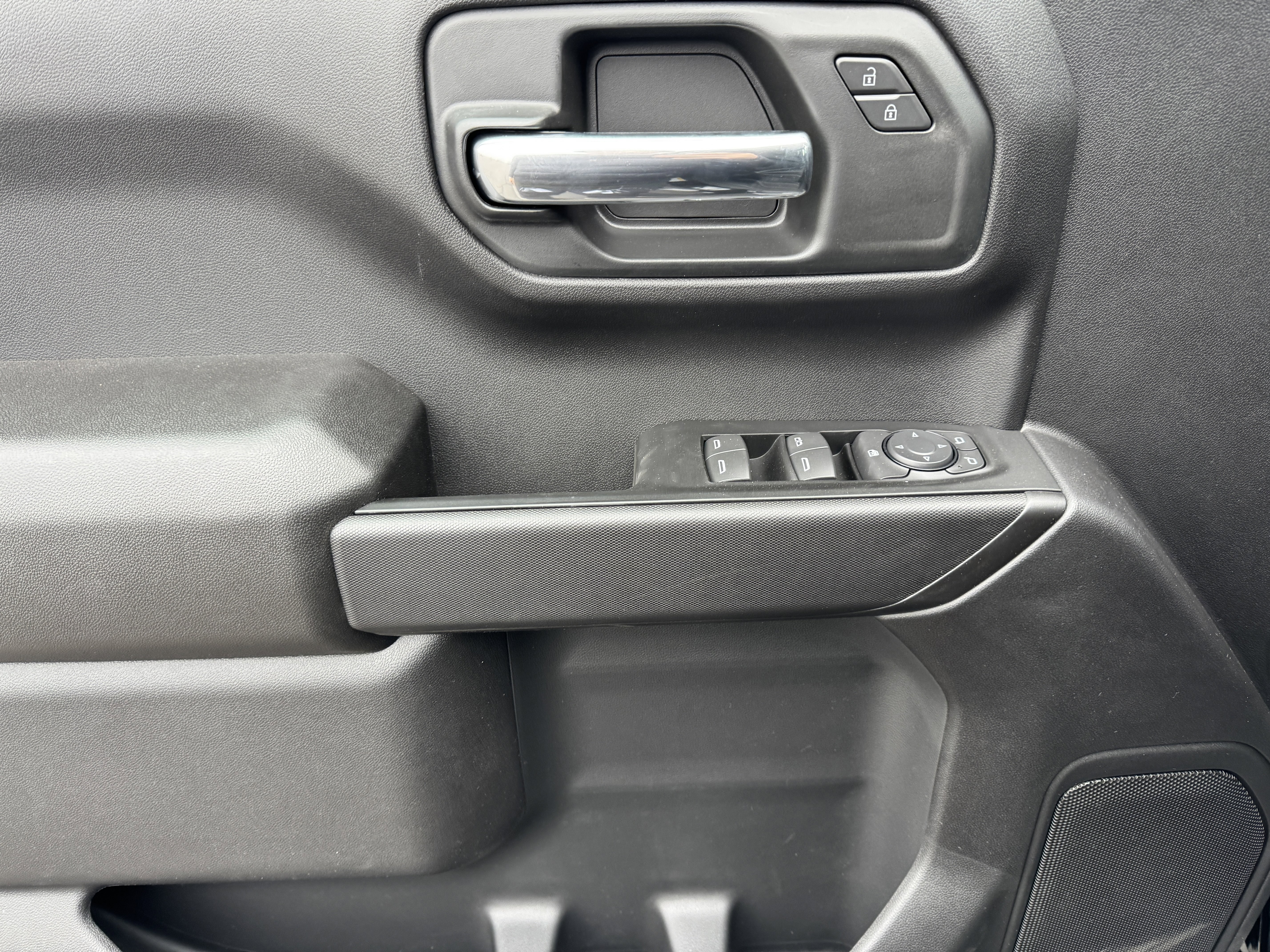 New 2026 Chevrolet Silverado 1500 Custom w/ Turbomax Blackout Package image 10