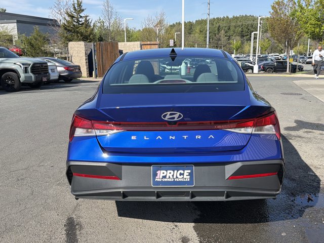 Used 2024 Hyundai Elantra SEL image 6