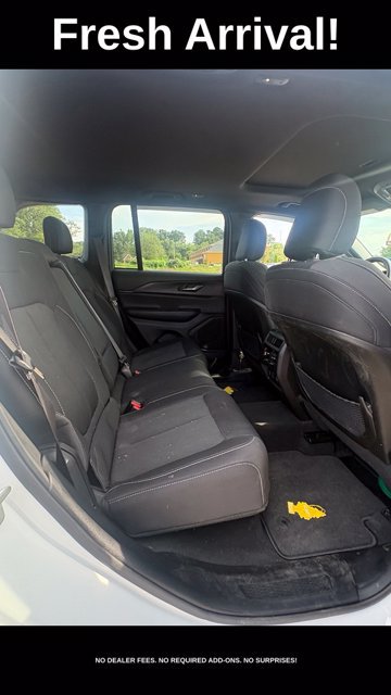 Used 2024 Jeep Grand Cherokee Laredo X w/ Luxury Tech Group I RWD image 9