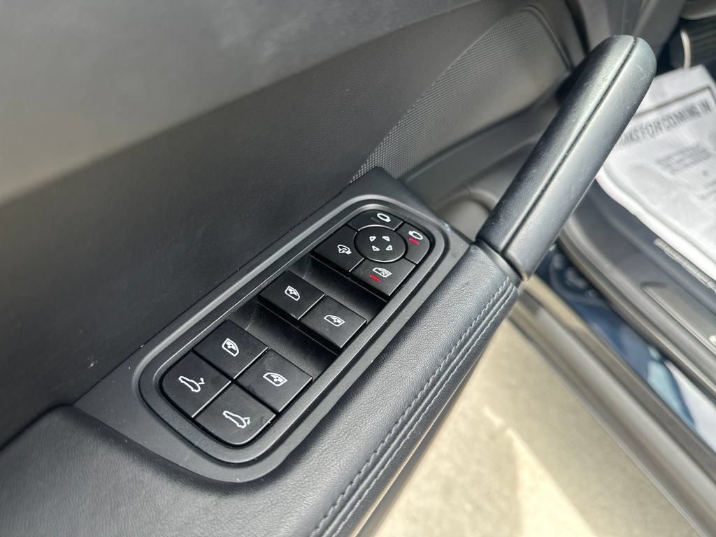 Used 2022 Porsche Cayenne Turbo GT AWD/4WD image 11