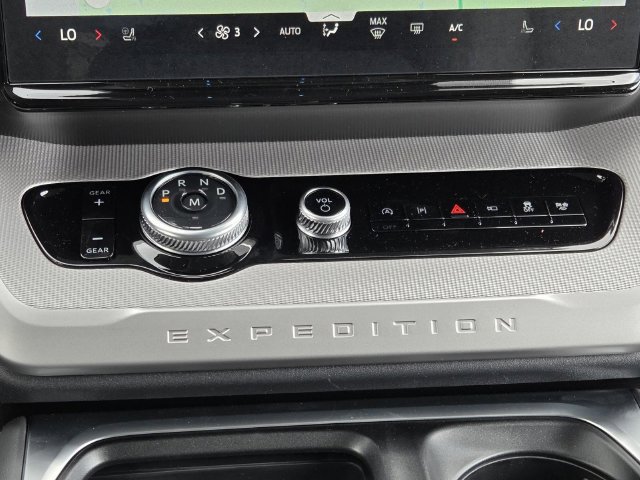New 2026 Ford Expedition Active RWD image 15