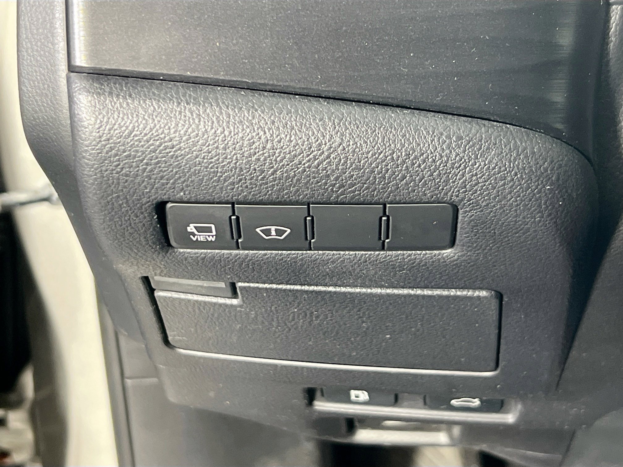 Used 2021 Lexus ES 300h Ultra Luxury w/ Accessory Package 2 image 10