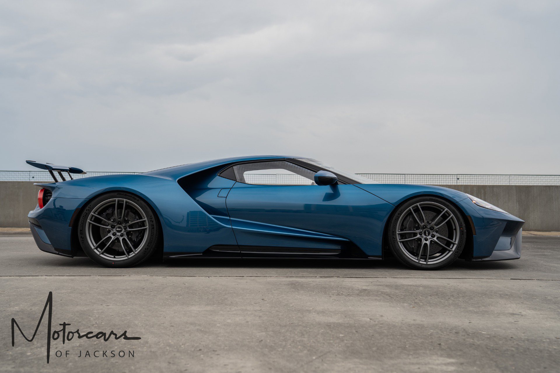 Used 2020 Ford GT image 6