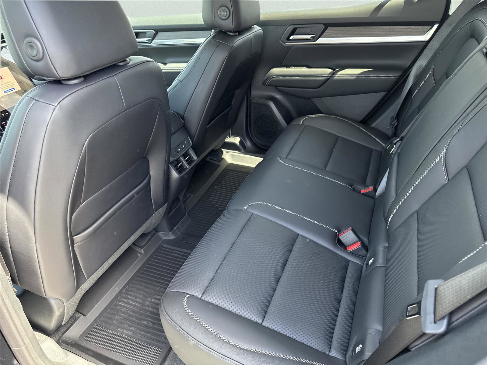 New 2026 GMC Terrain Denali w/ LPO, Floor Liner Package AWD/4WD image 19