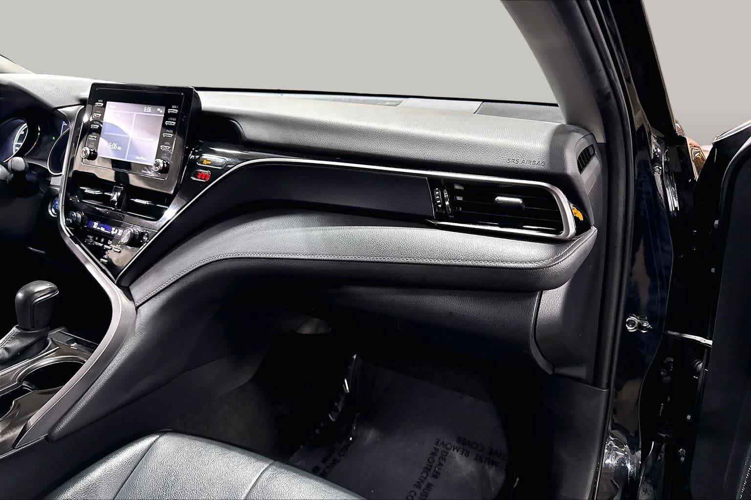 Used 2024 Toyota Camry SE w/ Convenience Package FWD image 19