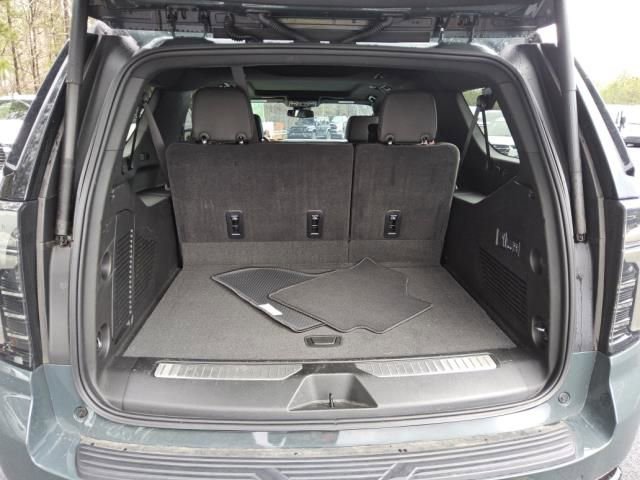 Used 2025 Chevrolet Suburban RST w/ Comfort Package image 6