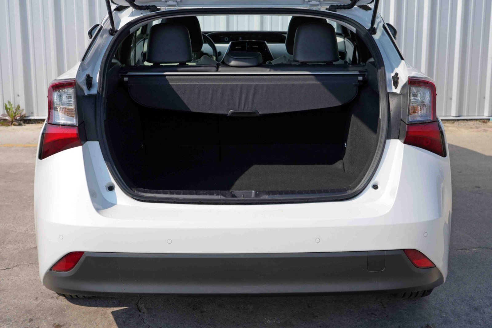 Used 2022 Toyota Prius XLE w/ Premium Convenience Package image 9