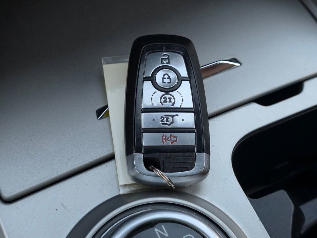 Used 2021 Ford Explorer King Ranch w/ Premium Technology Package RWD image 35