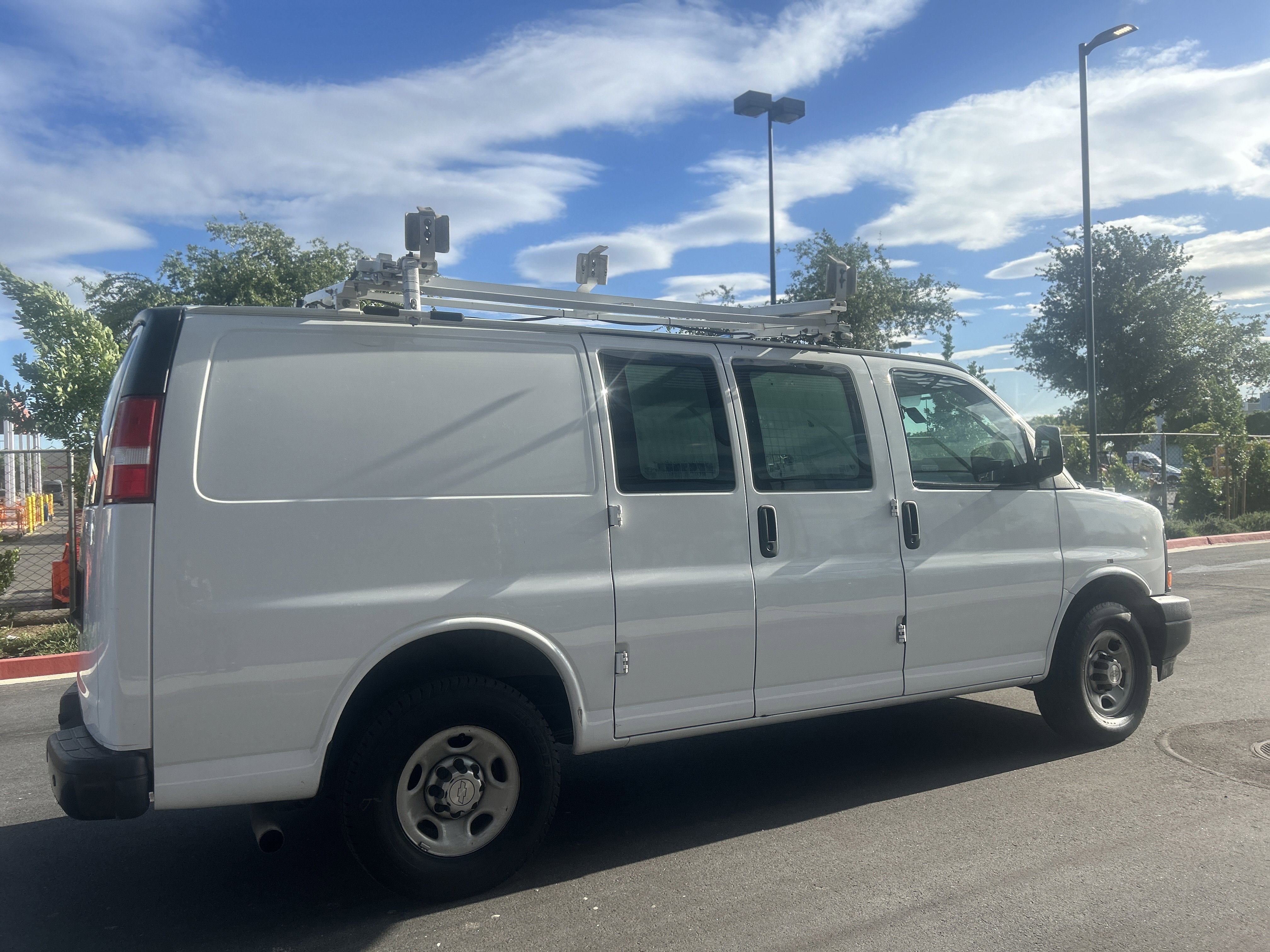 Used 2017 Chevrolet Express 2500 RWD image 9