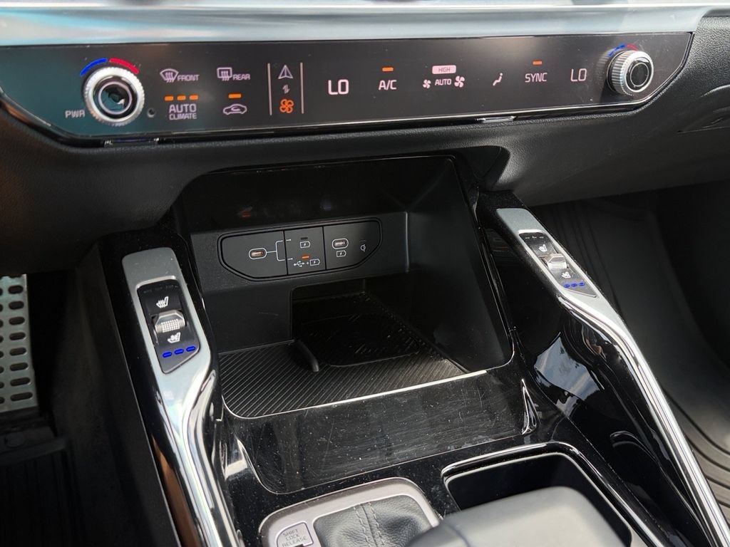 Used 2025 Kia Sorento SX FWD image 25