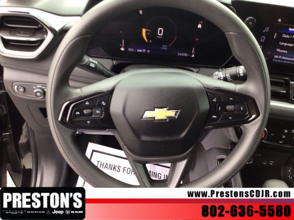 Used 2025 Chevrolet TrailBlazer LT AWD/4WD image 12