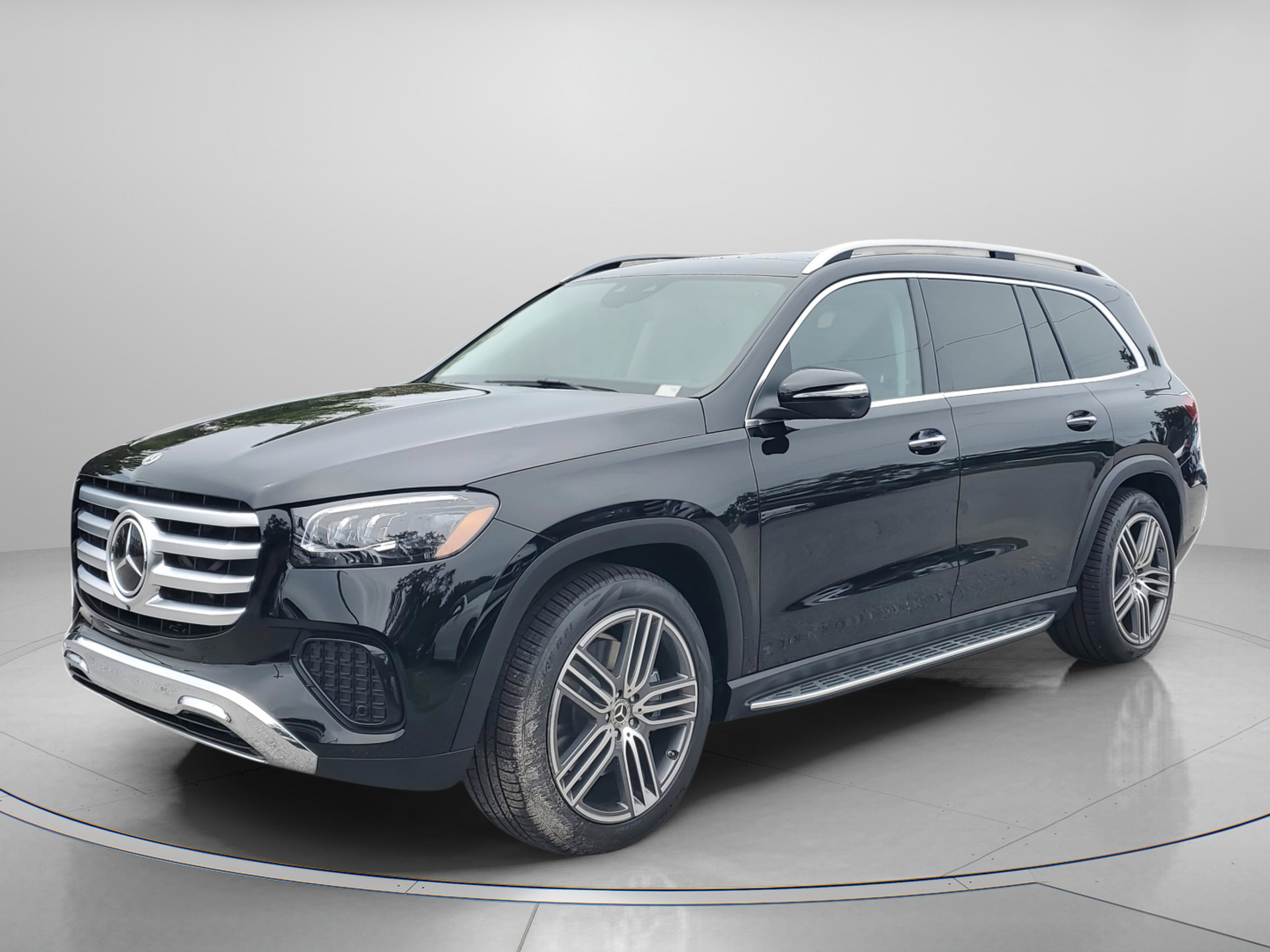 Certified 2026 Mercedes-Benz GLS 450 4MATIC image 2
