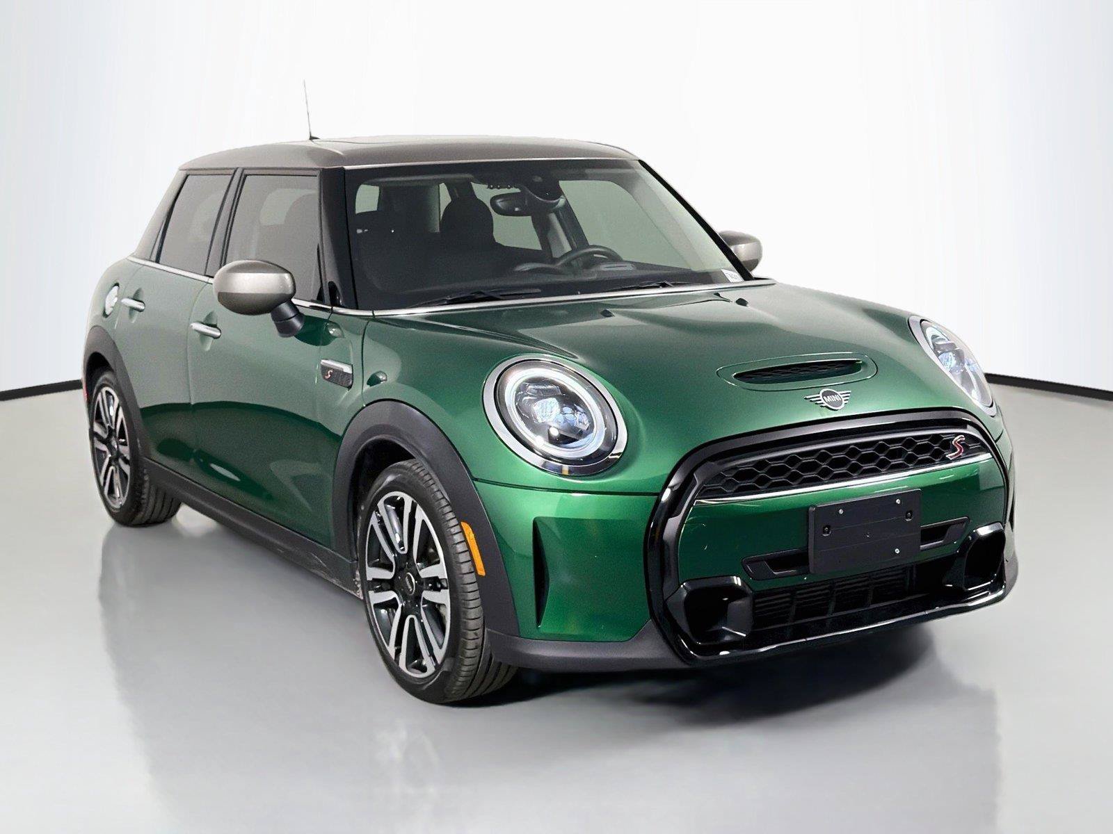 Used 2024 MINI Cooper S FWD image 3