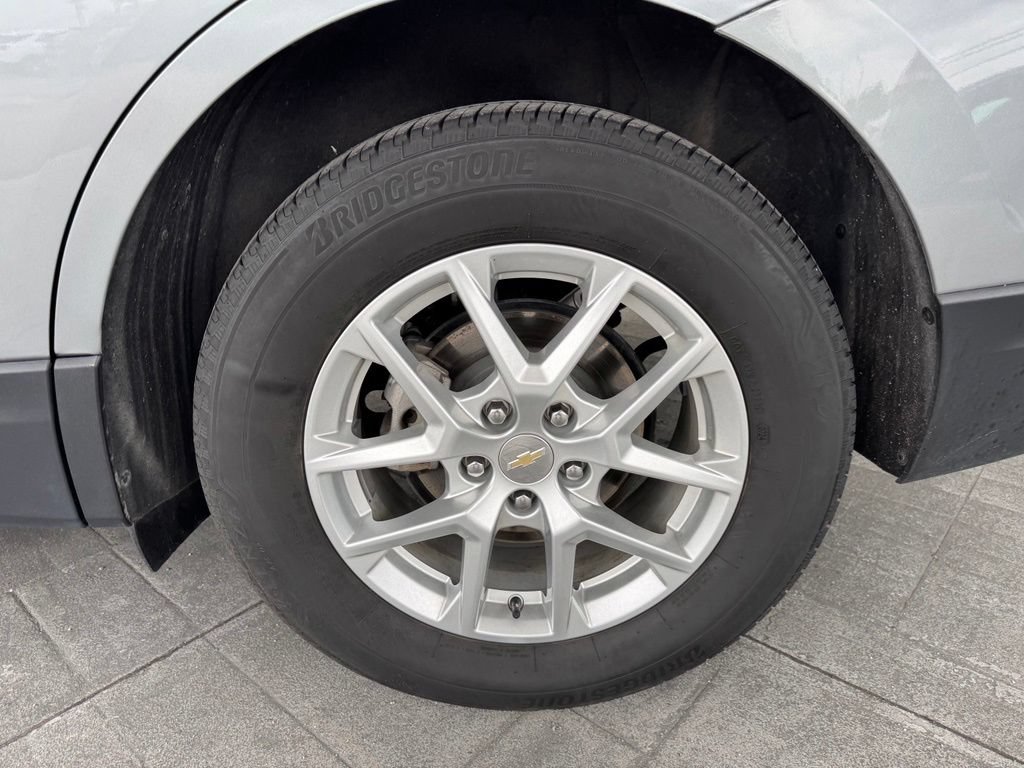 Used 2024 Chevrolet Equinox LT AWD/4WD image 4
