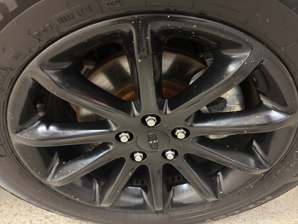 Used 2012 Lincoln MKX AWD image 36