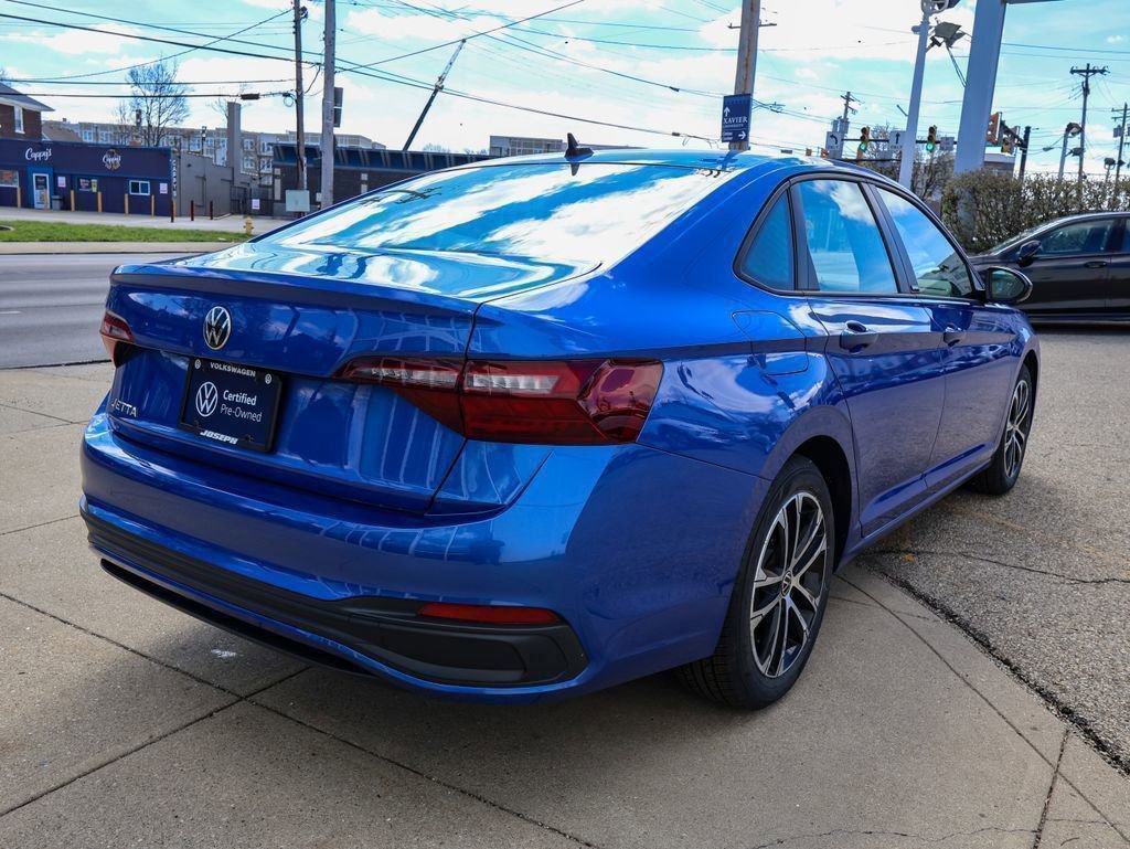 Certified 2024 Volkswagen Jetta Sport image 4