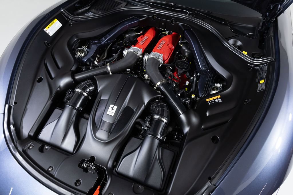 Used 2024 Ferrari Roma Spider RWD image 10