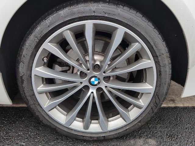 Used 2023 BMW 530i xDrive w/ Premium Package image 11