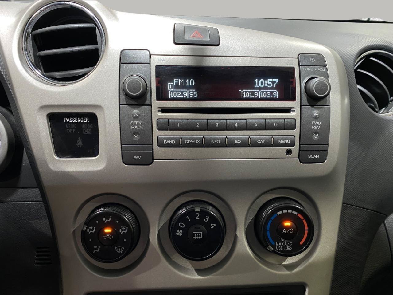 Used 2009 Pontiac Vibe GT FWD image 12