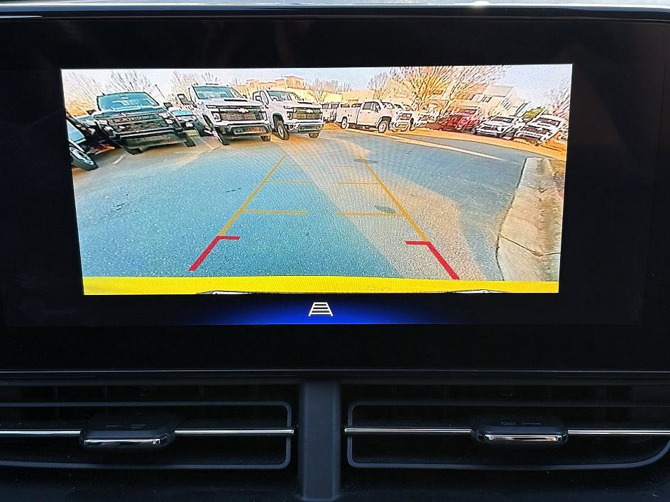 Certified 2024 Chevrolet Trax RS w/ Sunroof Package image 24