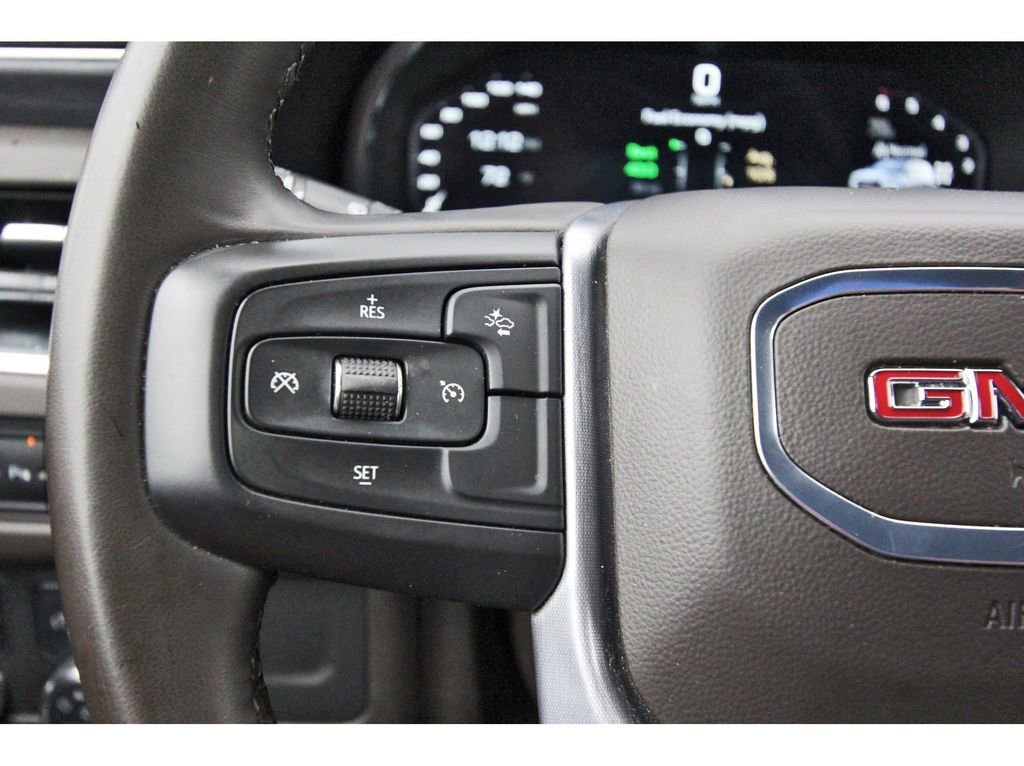 Used 2024 GMC Yukon SLT AWD/4WD image 16