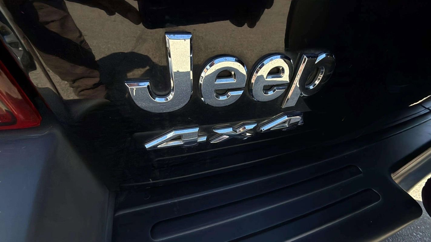 Used 2005 Jeep Liberty Sport image 15