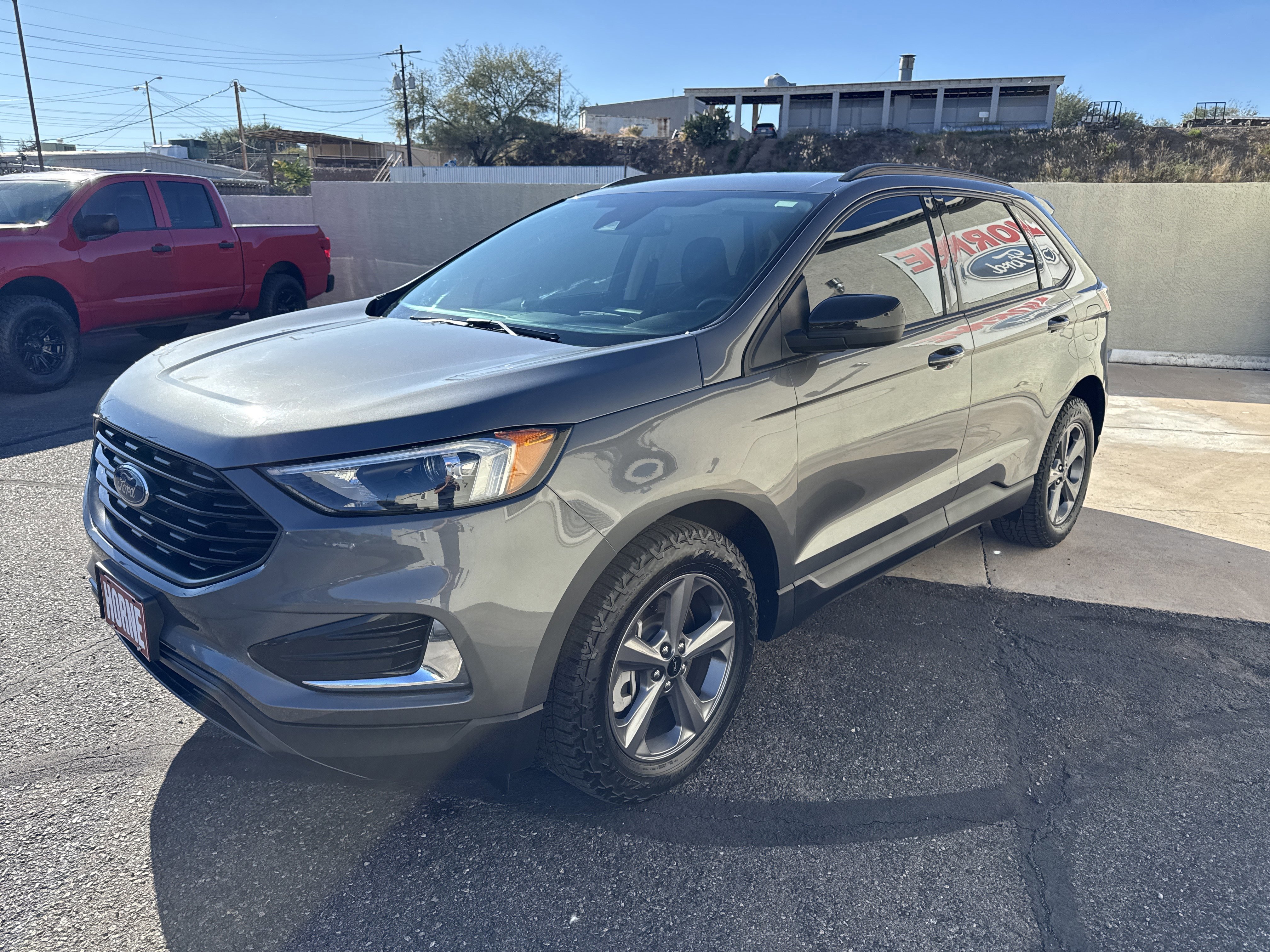 Used 2023 Ford Edge SEL w/ Sport Appearance Package image 3